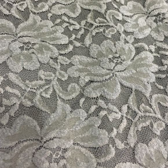 Bundle of 2 layering camis, lace camisole - Picture 2 of 3