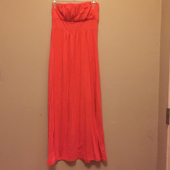 SALE ‼️Easy breezy strapless dress