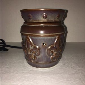 Scentsy "Enchanted" mid size warmer
