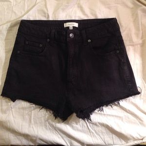 ARITZIA OC cutoff black denim