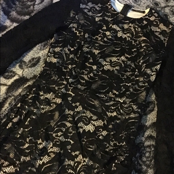Black lace dress - Picture 2 of 2