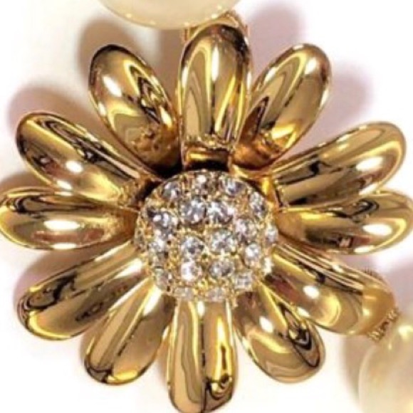 Meet your Posher, Denise - Picture 2 of 3