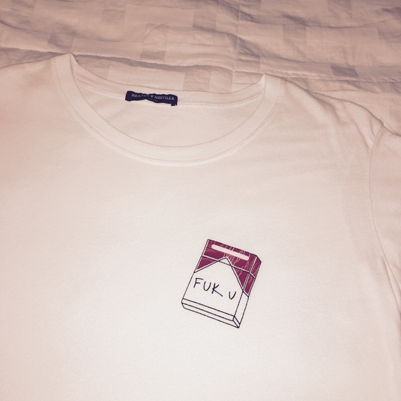 Brandy Melville T-shirt one size fits all - Picture 3 of 4