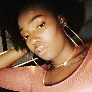 Meet your Posher, Ona