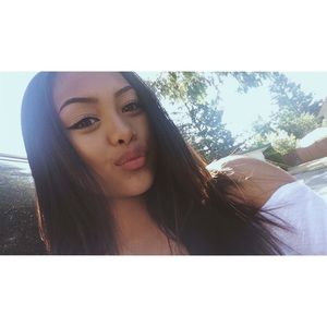 Meet your Posher, Mia