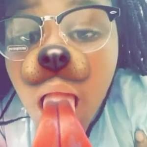 Meet your Posher, Nia