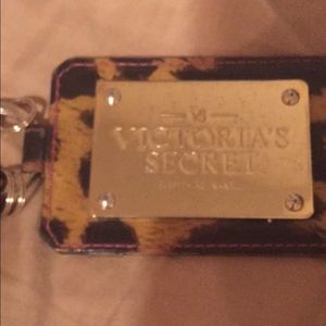 VICTORIA SECRET KEY CHAIN WALLET