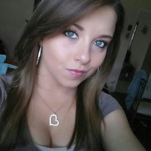 Meet your Posher, Crystalle