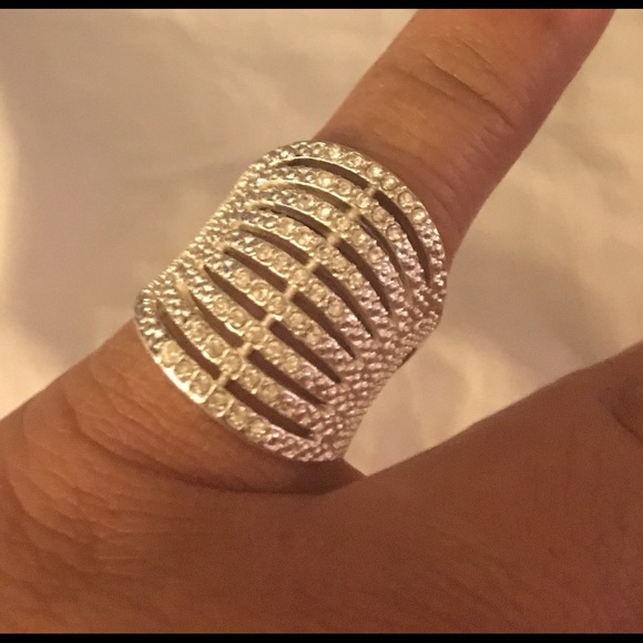 Silver ring - Picture 1 of 2
