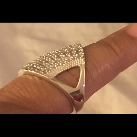 Silver ring - Picture 2 of 2