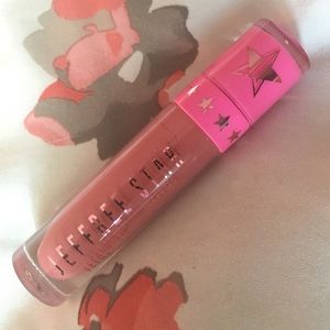 Jeffrey Star Liquid Lipstick "Rose Matter"