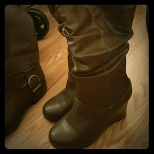 Wedge boots