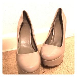 Brand new grey/beige pumps