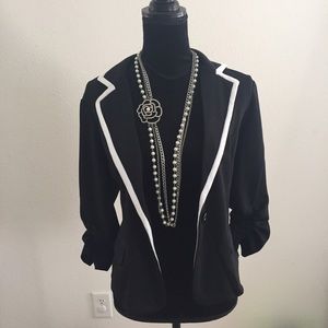 🚫SOLD🚫 Black and White Blazer