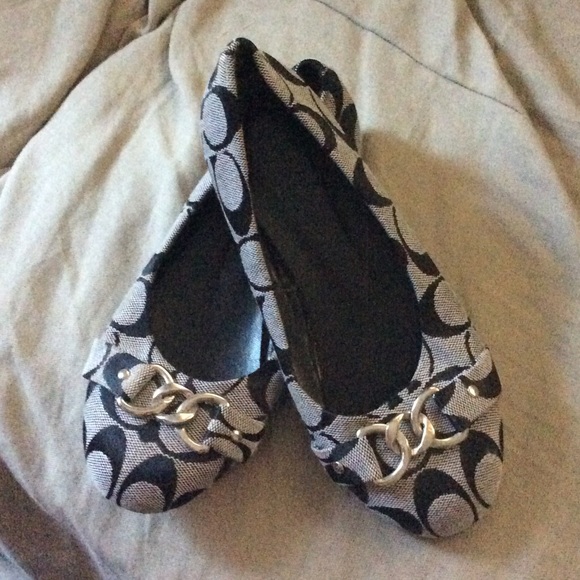 Coach flats