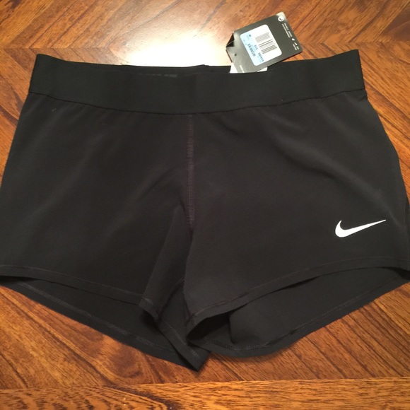 NWT women's volleyball stretch shorts Med