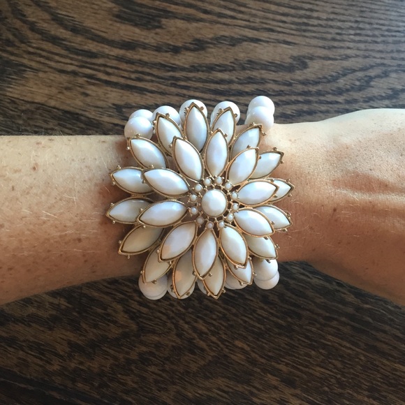 Flower bracelet