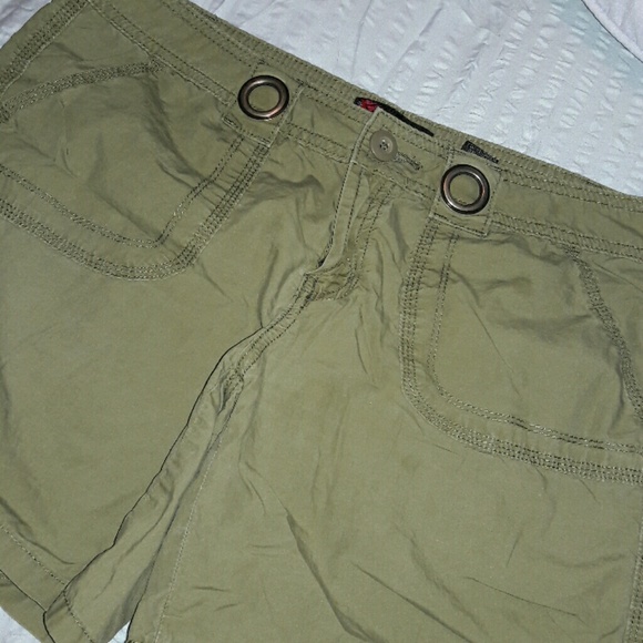 Kahki shorts  comfy  worn once