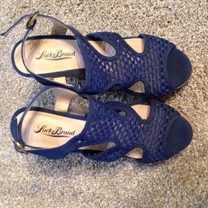 Lucky brand wedge