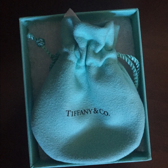 NIB Tiffany Infinity Bracelet in Sterling Silver! - Picture 2 of 2