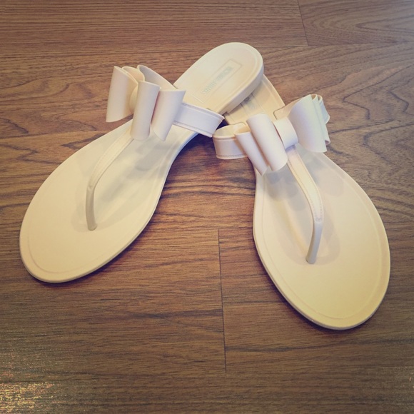 victoria adames jelly flats