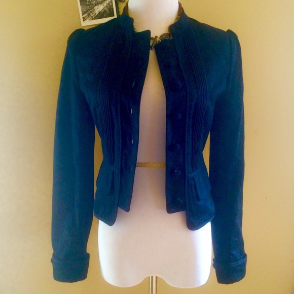 A stylish black jacket by H&M. - Picture 1 of 2