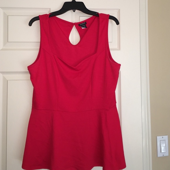 Peblem  tank top