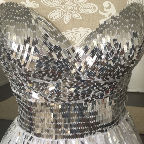 ✨ GORGEOUS Jovani Prom dress!✨ - Picture 2 of 4