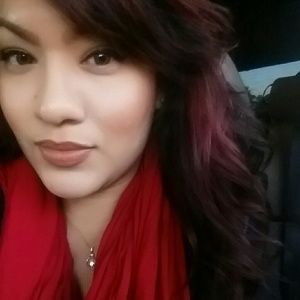 Meet your Posher, Alexis