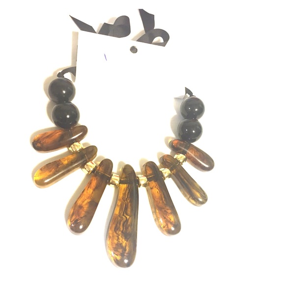 NWT H&M Bohemian jeweled necklace!