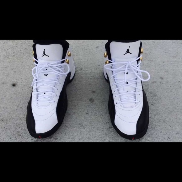 Grade School Retro Jordan Taxis