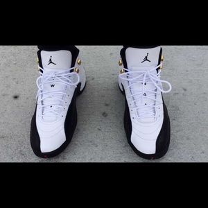 Grade School Retro Jordan Taxis