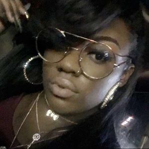 Meet your Posher, Jenay