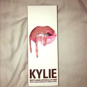 Kylie Lip Kit in Exposed