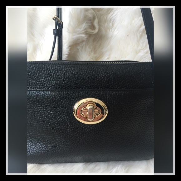 SOLD ON EBAY!! New COACH Turnlock Camera Crossbody - Picture 2 of 4