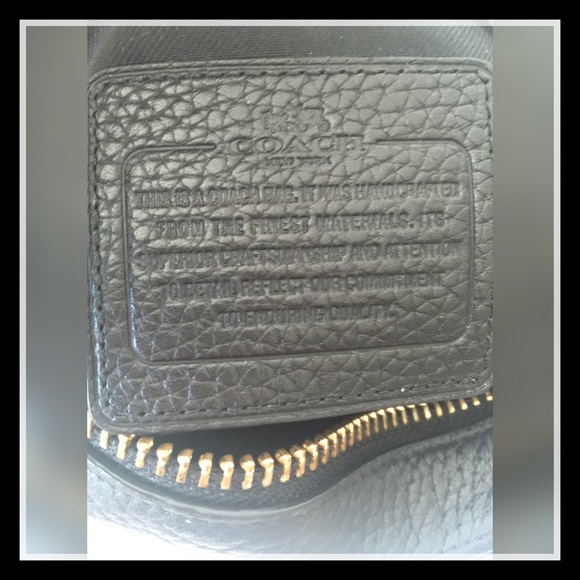 SOLD ON EBAY!! New COACH Turnlock Camera Crossbody - Picture 3 of 4