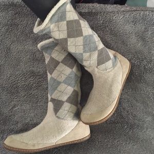 Smartwool sweater boots size 8.