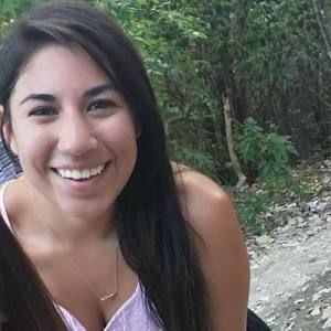 Meet your Posher, Alexis