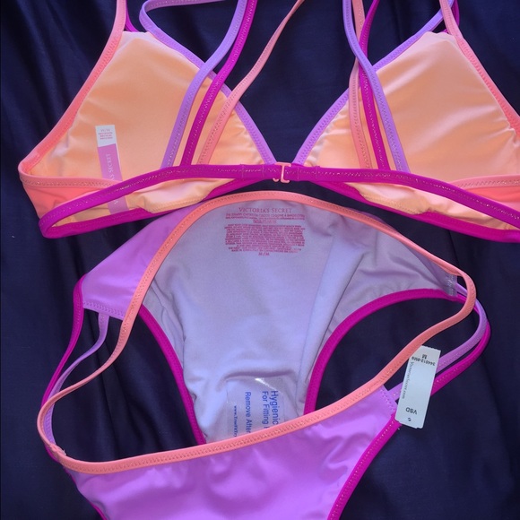 Victoria's Secret Bikini - Picture 2 of 4