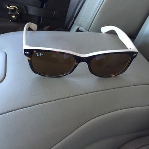 Wayfarer ray ban sunglasses
