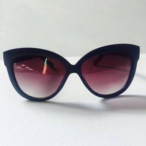 FINAL PRICE⚡️Navy Cat Eye Sunnies