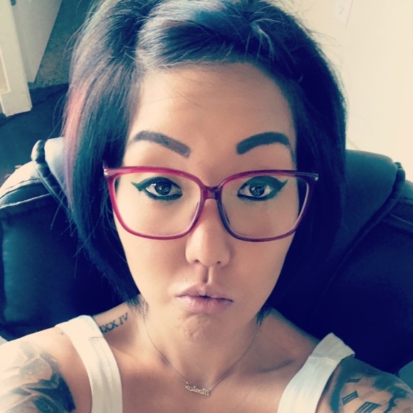 Meet your Posher, Monica - Picture 2 of 2