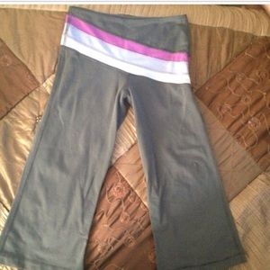 Lululemon reversible vintage crops