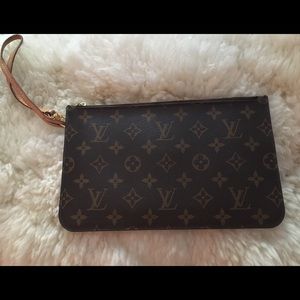 🌾LOUIS VUITTON NEVER FULL CLUTCH🌾NEVER USED🌾
