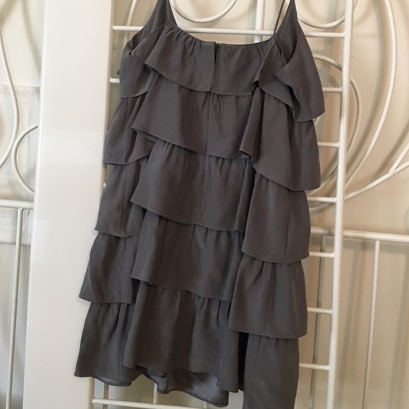 $395 Jay Godfrey 100% Silk tiered dress gray sz 8 - Picture 2 of 4