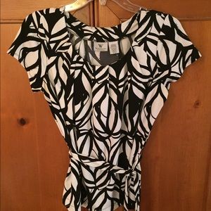 🍂NEW🍂 Black & Ivory top