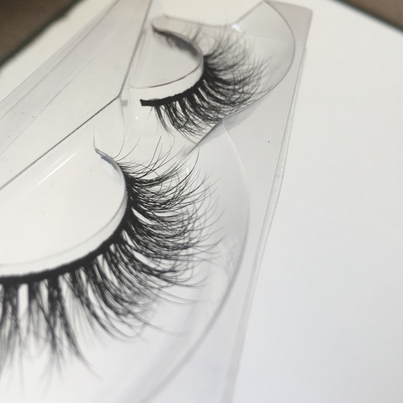 ✨Soho Chic Lash✨ - Picture 3 of 4