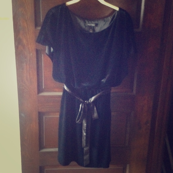 White House Black Market Dresses & Skirts - White House Black Market black velvet dress