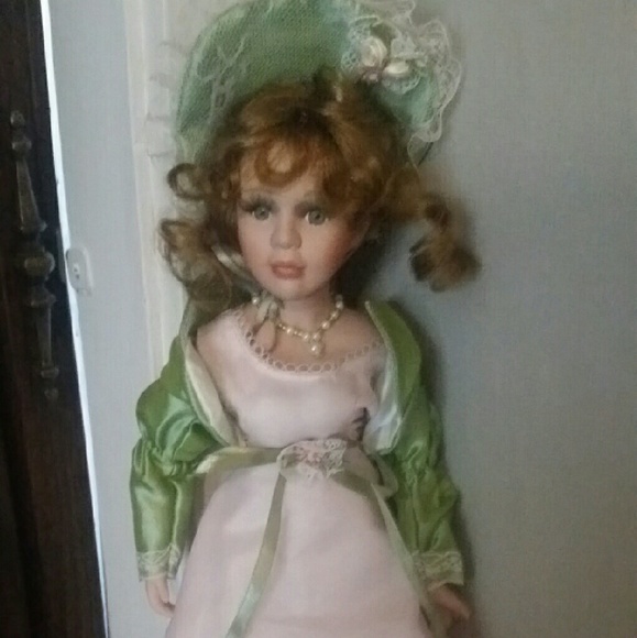 Porcelain doll - Picture 1 of 1