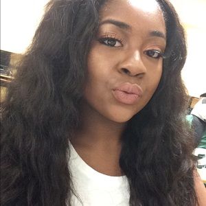 Meet your Posher, Karri